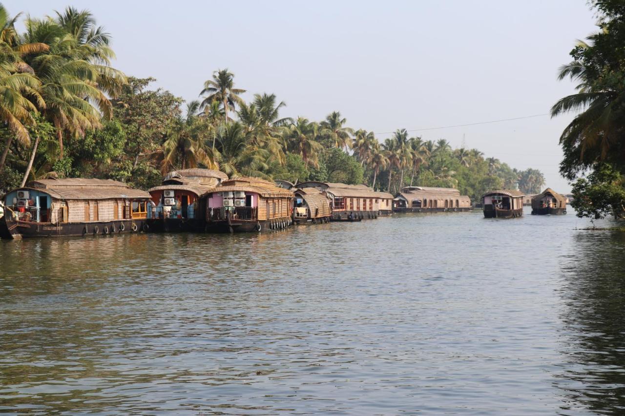 Sreekrishna Houseboat C/O Sreekrishna Ayurveda Panchakarma Centre Hotel Alappuzha Exterior foto